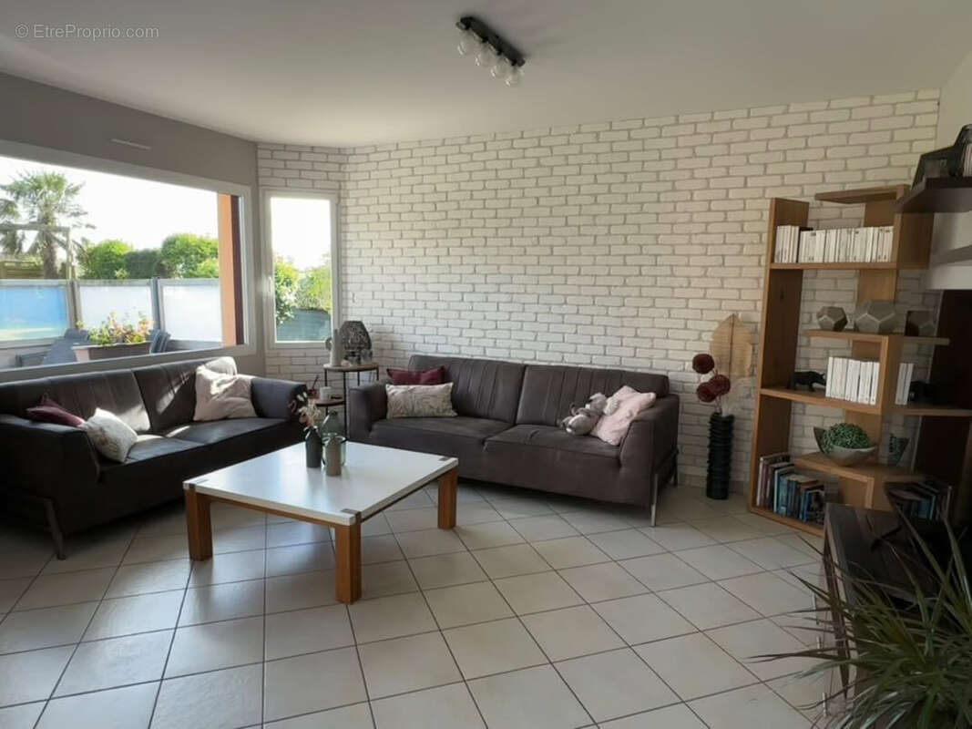Maison  6 pièce(s) 120 m2 - photo 2