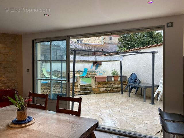 A  vendre bien d'exception,  maison de ville, la campagne en ultra centre - photo 2