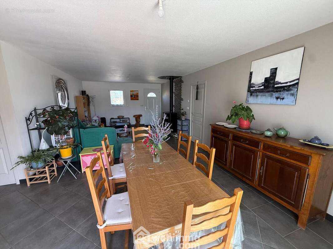 Salon Séjour - Maison à LE CHAMP-SAINT-PERE