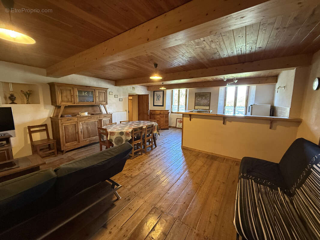 Maison à UVERNET-FOURS