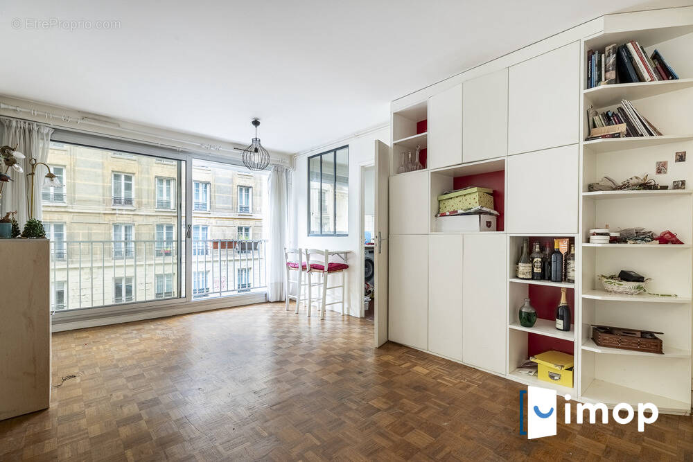 Appartement à PARIS-10E