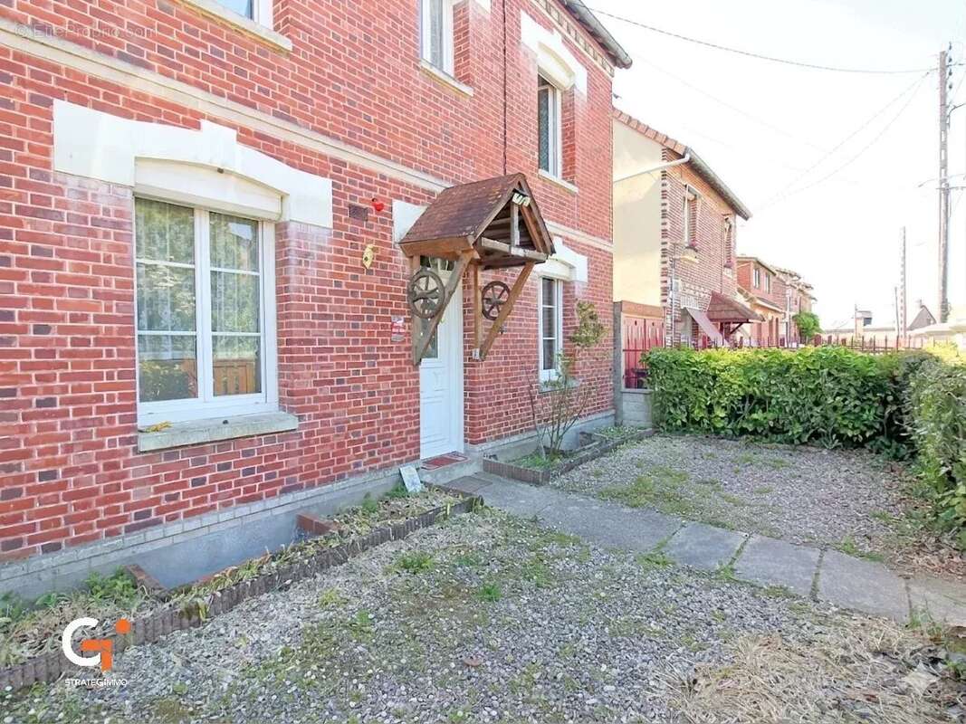 Maison à GREGES
