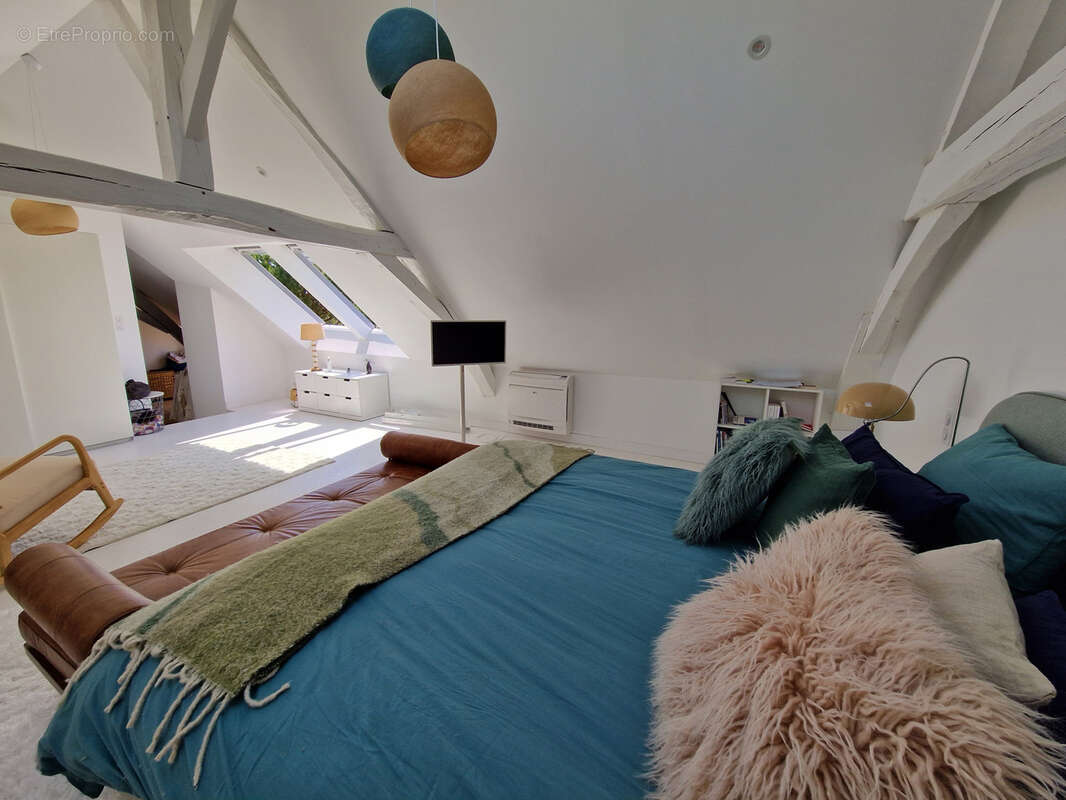 Maison à LA CHAPELLE-SAINT-MESMIN