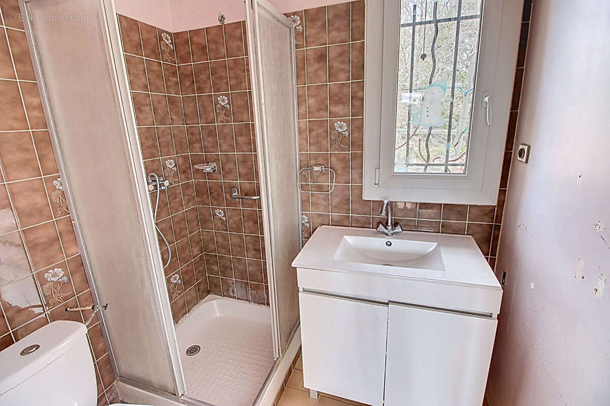 Maison à ENTRECASTEAUX