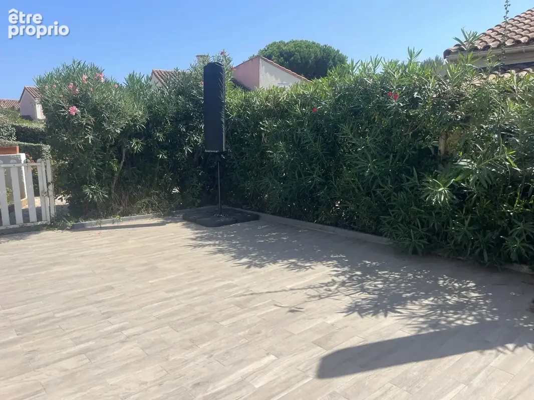 Charmant mazet rénové au cœur d’une résidence recherchée avec piscine - photo 4