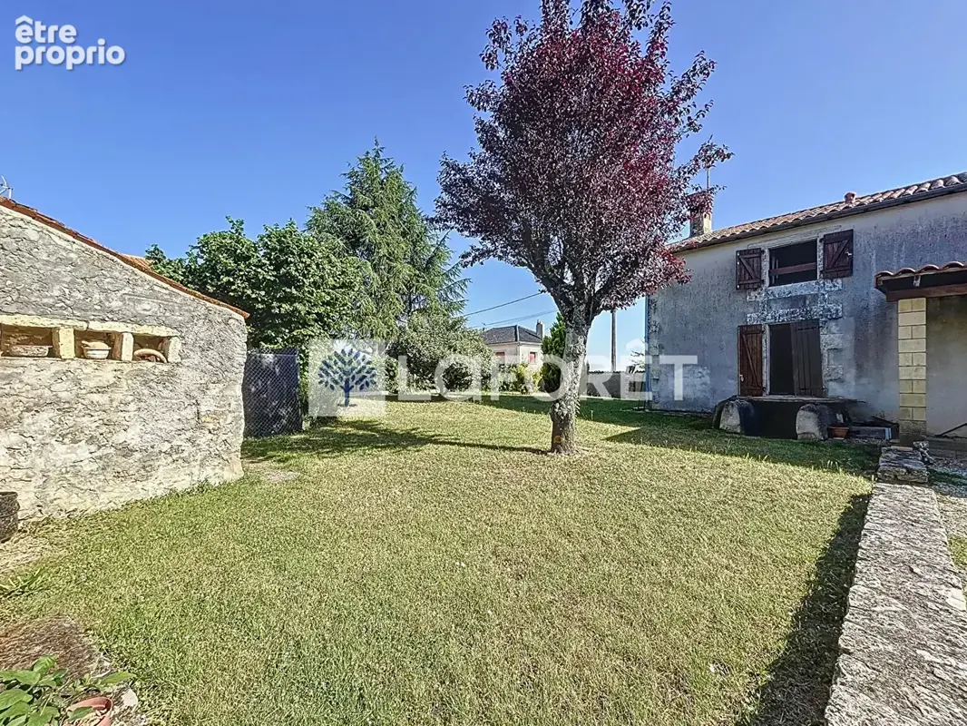 À vendre - Charmante maison en pierre à Maillé, entre Parthenay et Poitiers - photo 10