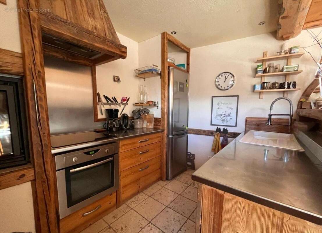 Maison 143 m² à Crevoux  - photo 3