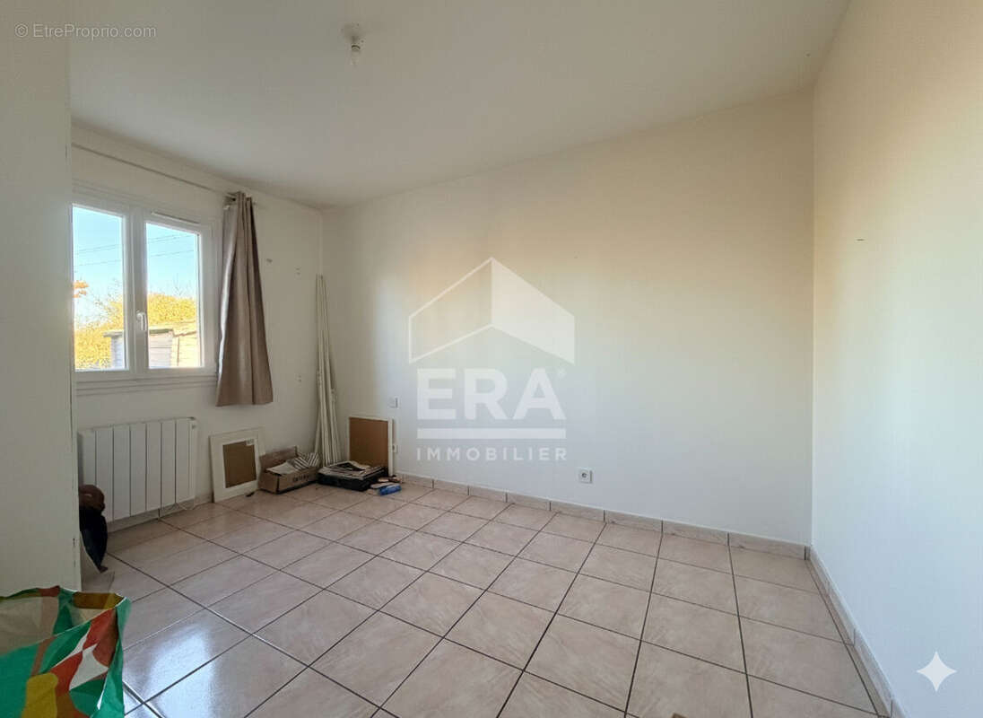 Maison à ROULLET-SAINT-ESTEPHE