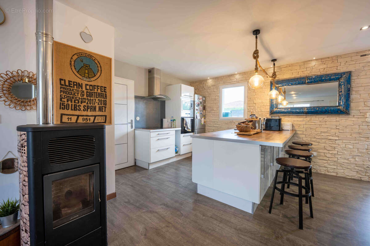 Maison à BELIN-BELIET