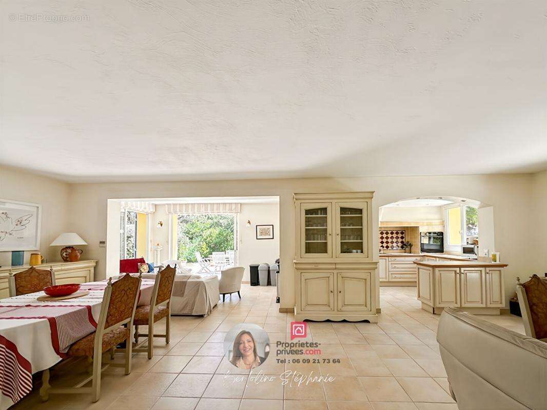 TRANS-EN-PROVENCE - Maison de plain-pied avec piscine, dépendance et terrain paysagé - photo 6