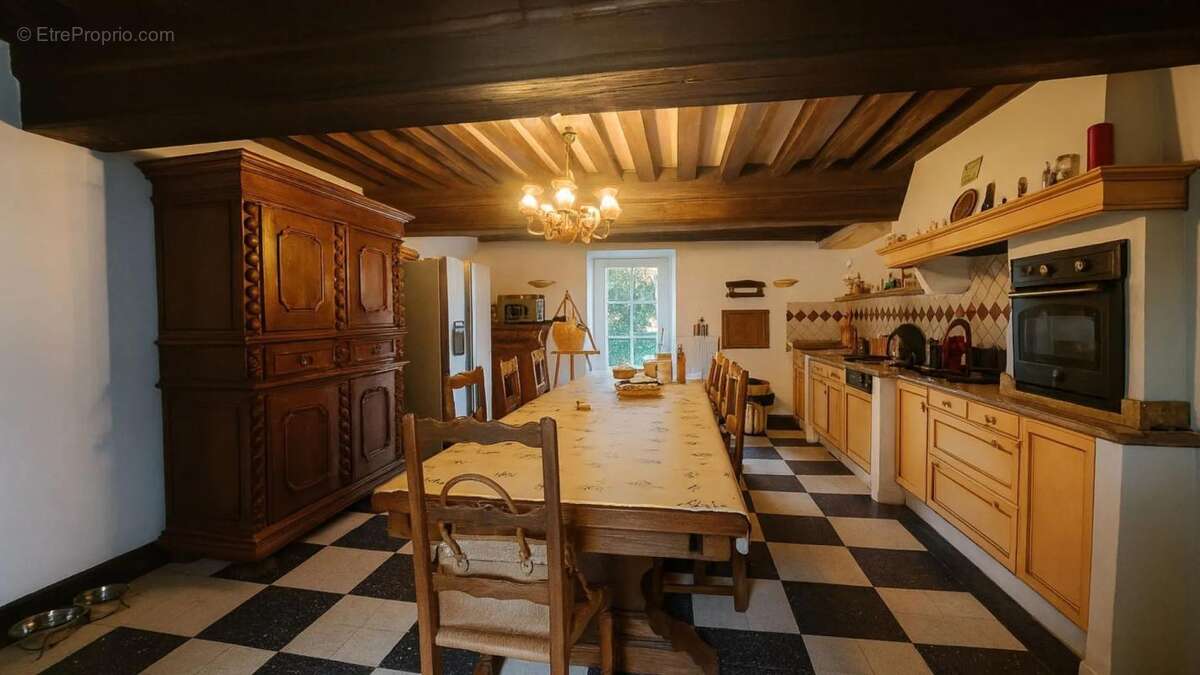 Maison à LUCENAY-L&#039;EVEQUE