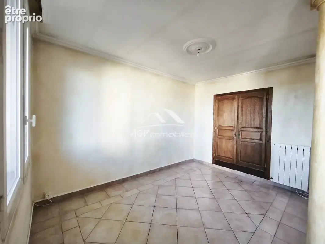 Alès Clavières, appartement T4 en résidence, loggia fermée, balcon, garage, cave, parking - photo 3