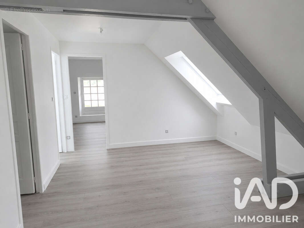 Photo 2 - Maison à NOGENT-LE-ROI