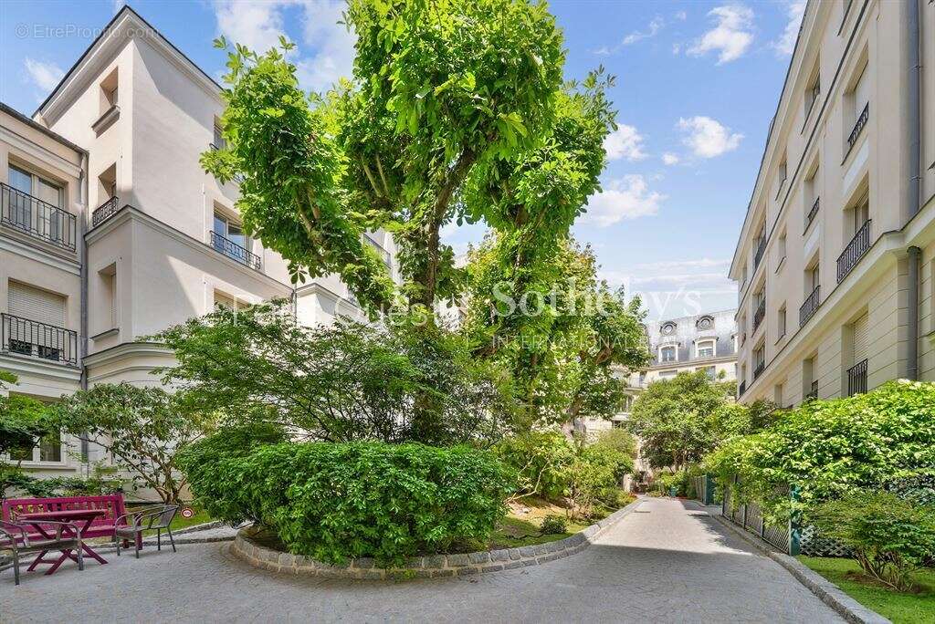 Appartement à PARIS-17E