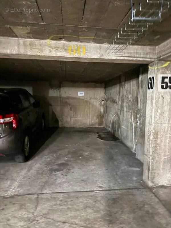 Parking à PARIS-19E