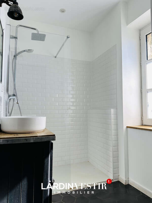 Maison à SAINT-GENIS-LAVAL