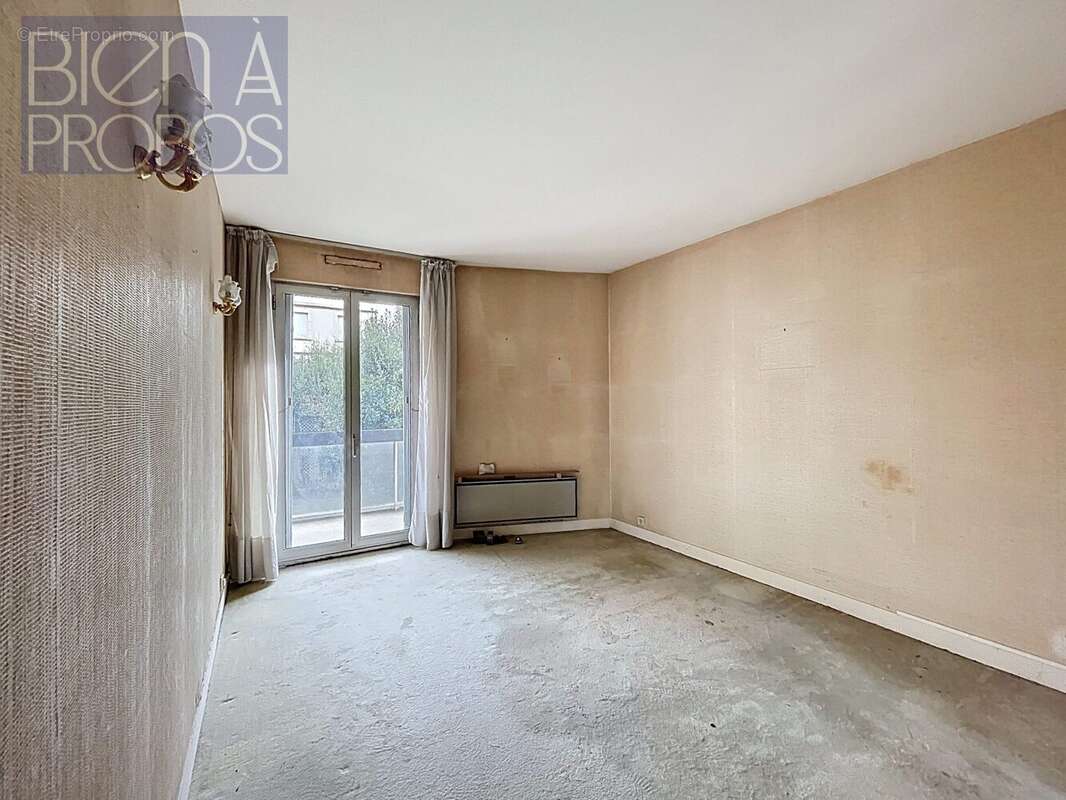 Appartement à NEUILLY-SUR-SEINE