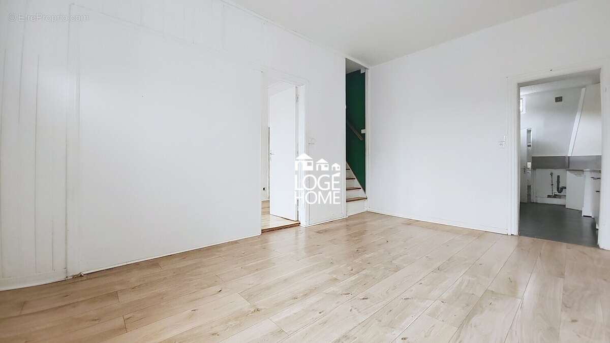 Salon - Maison à DOURGES