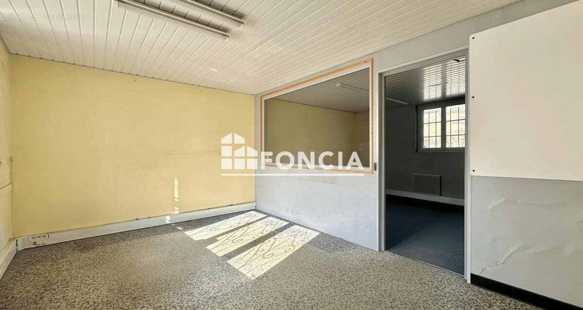 Local commercial / entrepôt - photo 10