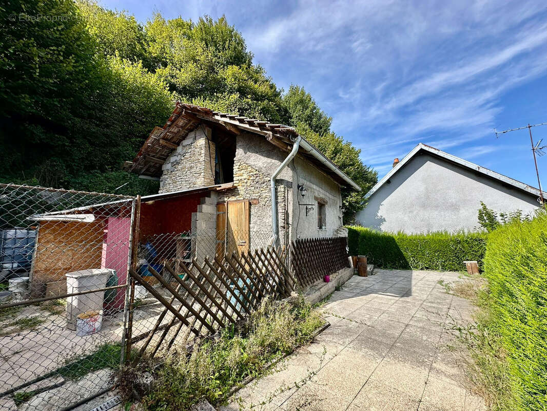 Maison à CLERVAL