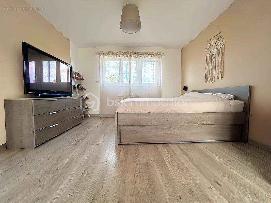 Maison à NEUVILLE-SUR-ESCAUT