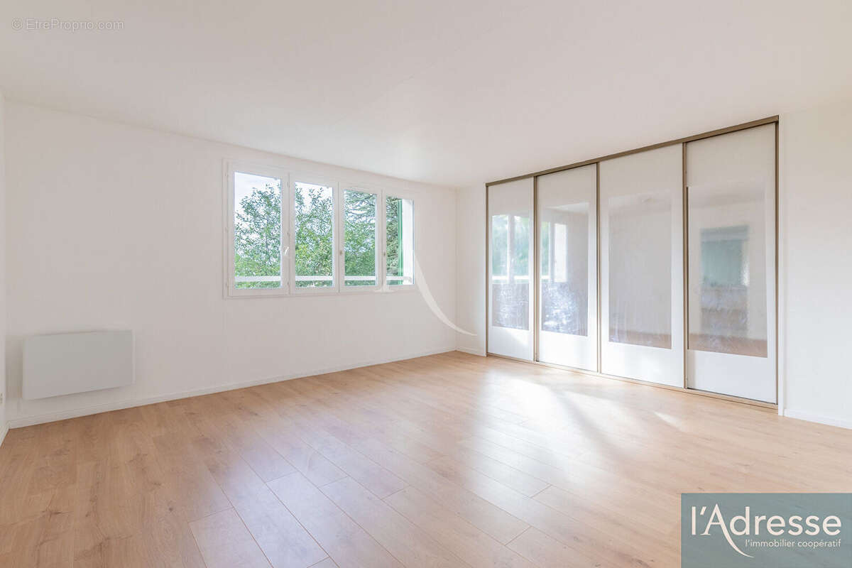 Maison à BURES-SUR-YVETTE