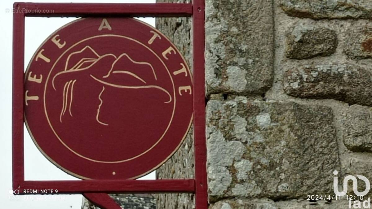 Photo 1 - Commerce à LOCRONAN