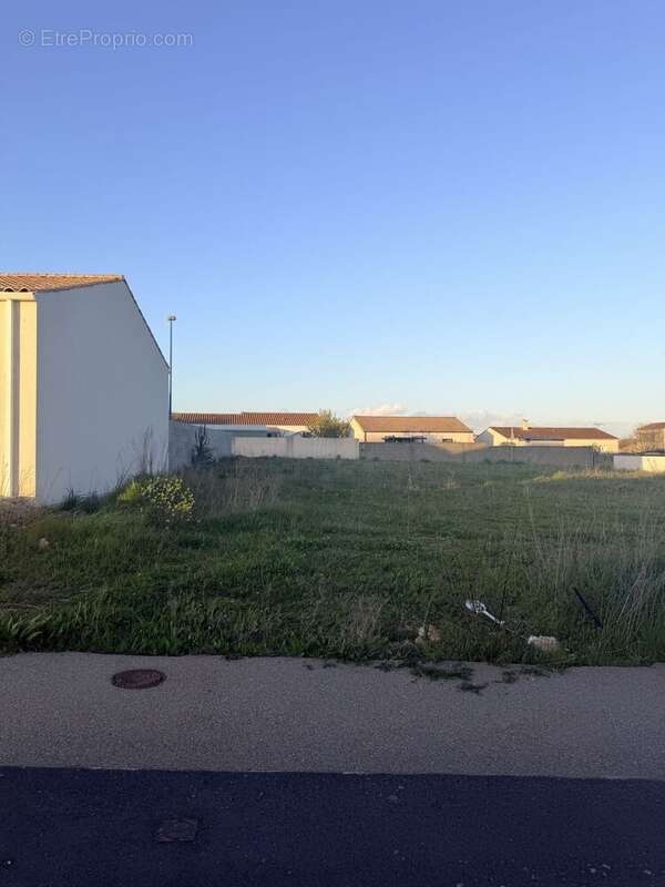 Terrain de 321 m² à ECHIRE - photo 3