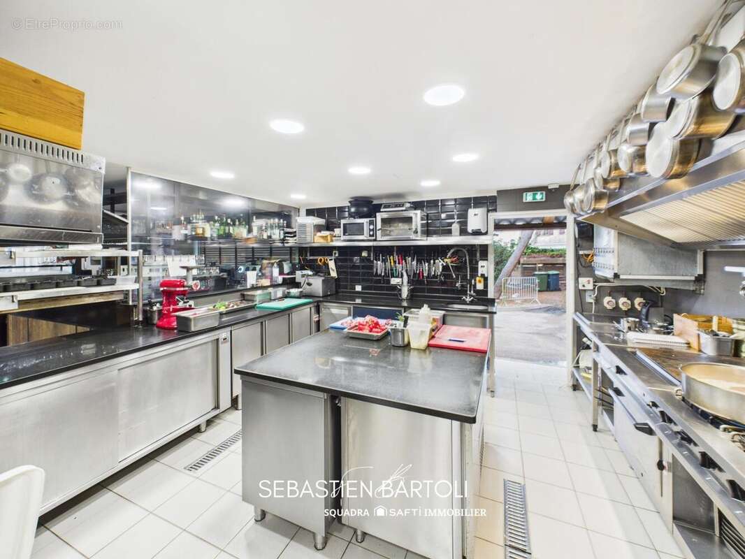 Photo 9 - Commerce à LECCI