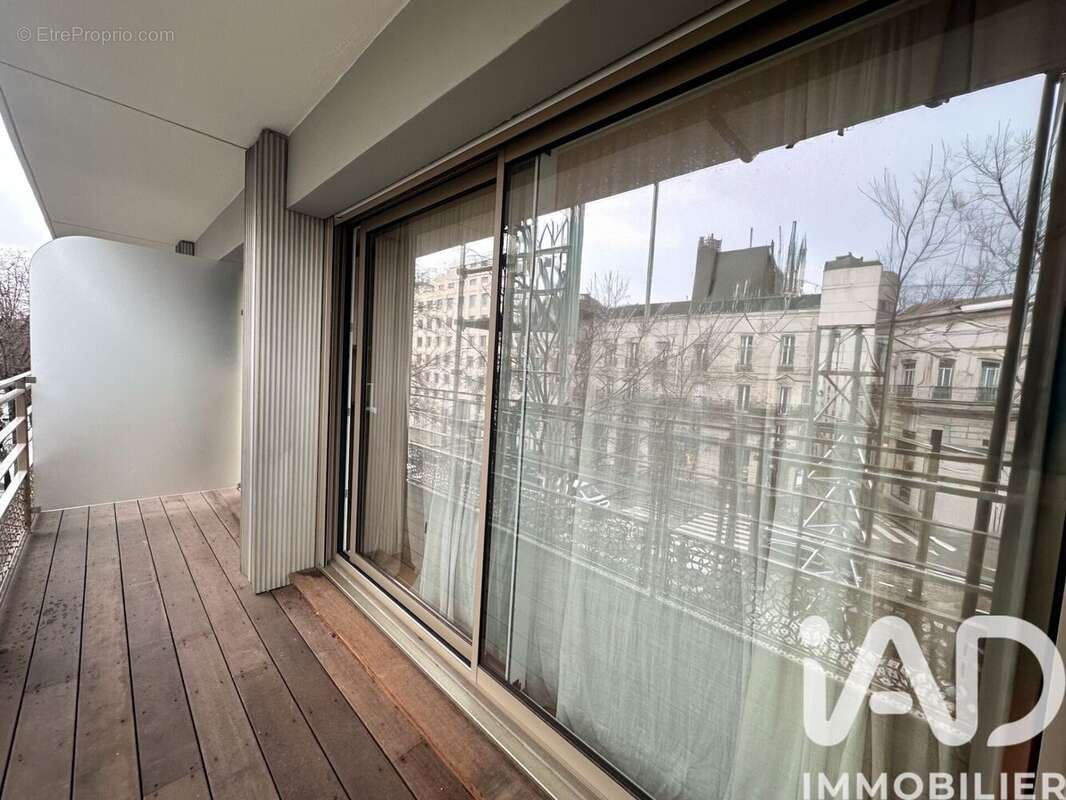 Photo 2 - Appartement à PARIS-8E
