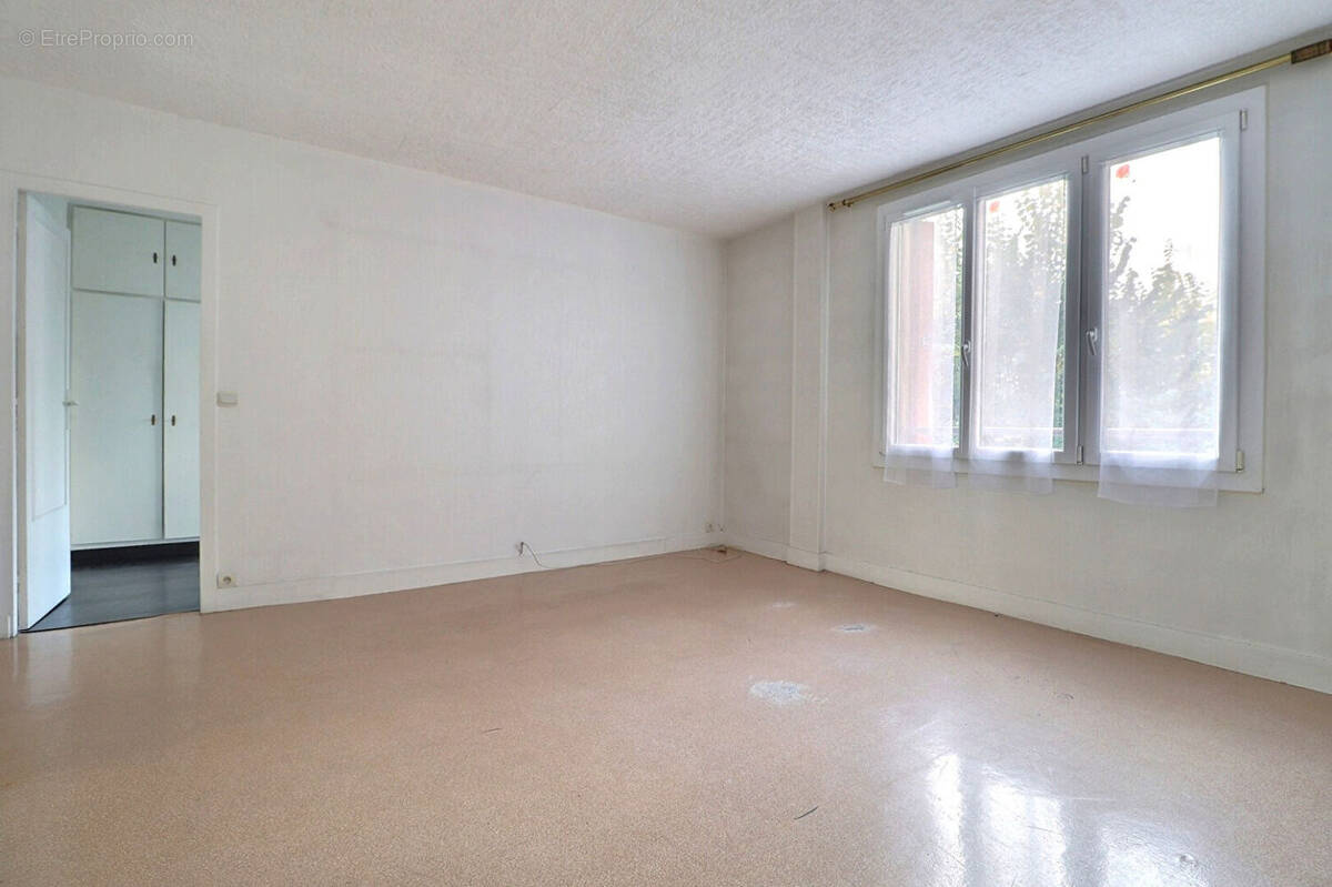 Appartement à AUBERVILLIERS