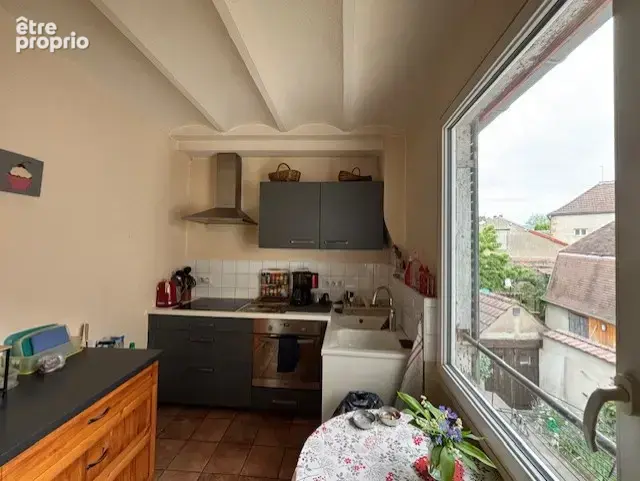 AUTUN, en centre ville, immeuble de rapport libre de 3 T3 avec cour et dépendances. - photo 6