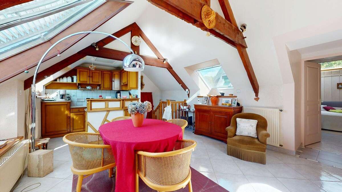 n°6 - Maison à MEUCON