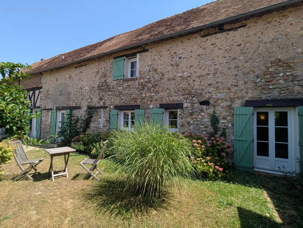 Maison F7 de 190 m² avec garage et dépendance - photo 16