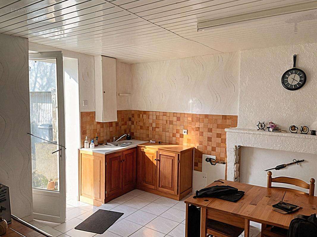 Maison à rénover avec beau potentiel - 105 m² - Proche La Rochelle - photo 5
