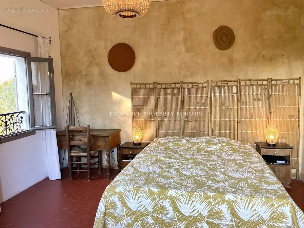 Maison à VILLECROZE