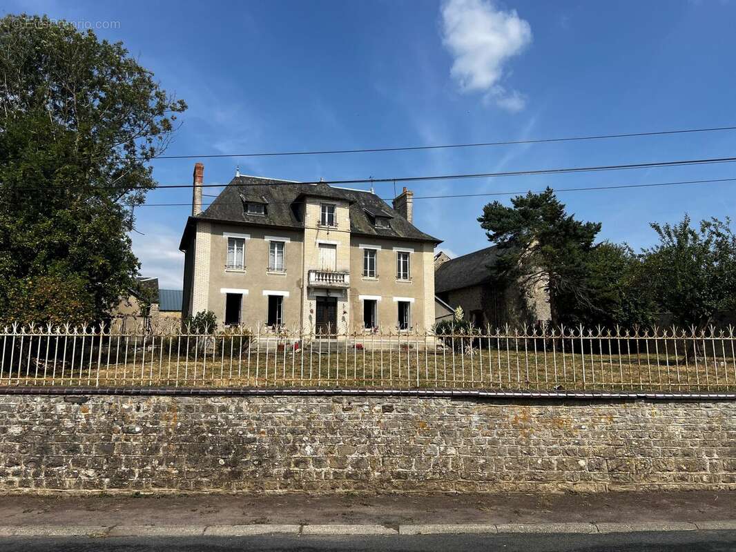 Maison 223 m² à Rubercy  - photo 2