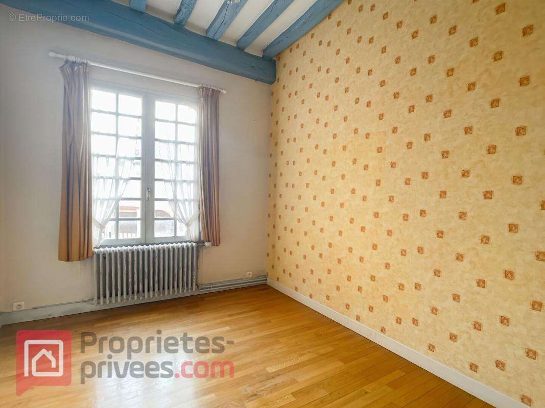 Maison à NOYERS