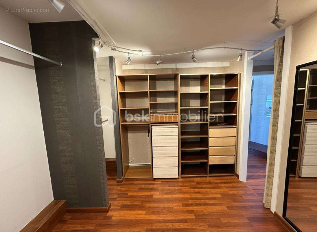 Maison de Ville Familiale avec Atelier Indépendant, Jardin et Espace Bien-être - photo 13