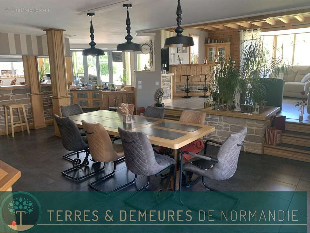 A VENDRE en NORMANDIE région de VIMOUTIERS (61120) un ensemble de bâtiments pour l'accueil d'événements : mariages, anniversaire - photo 7