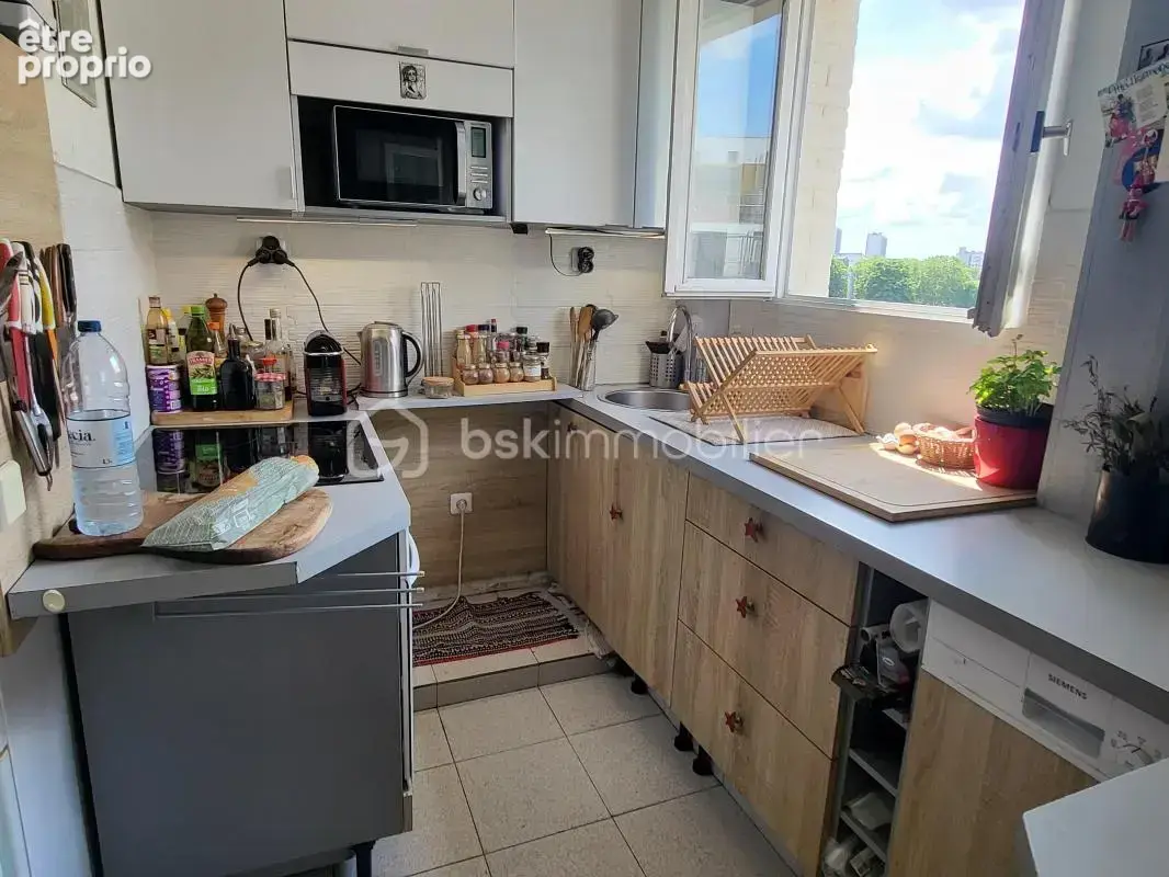 Appartement à LES LILAS