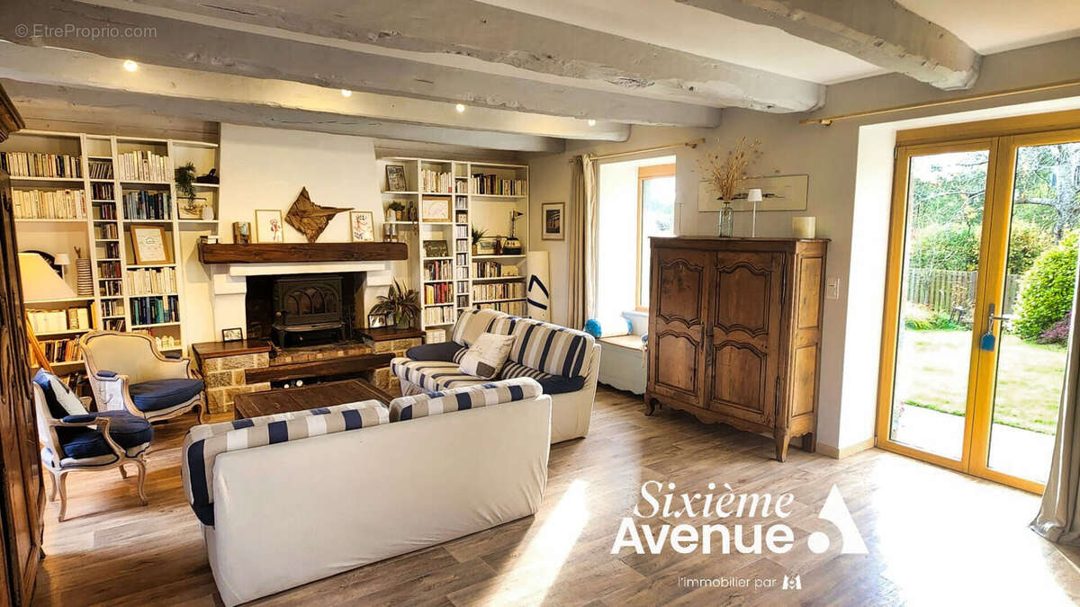 Maison à LANGROLAY-SUR-RANCE