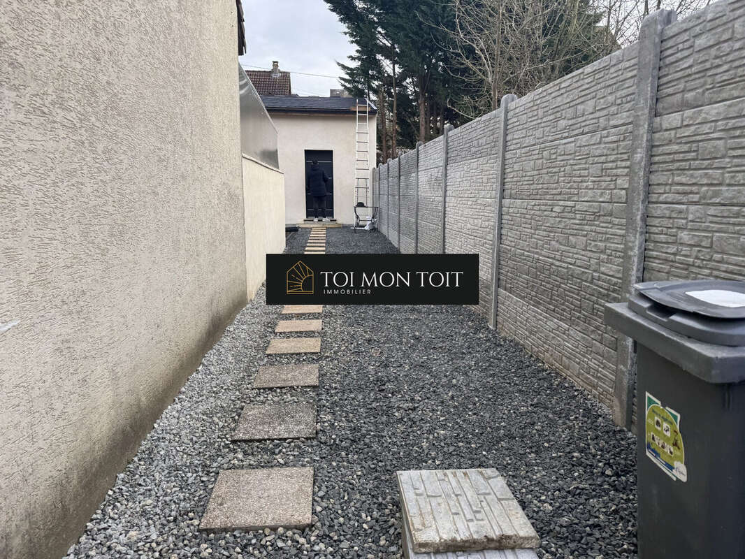 Maison à MARLY-LA-VILLE