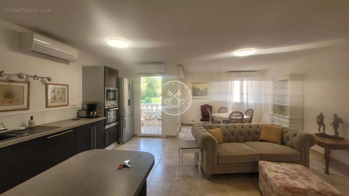 Appartement à FREJUS