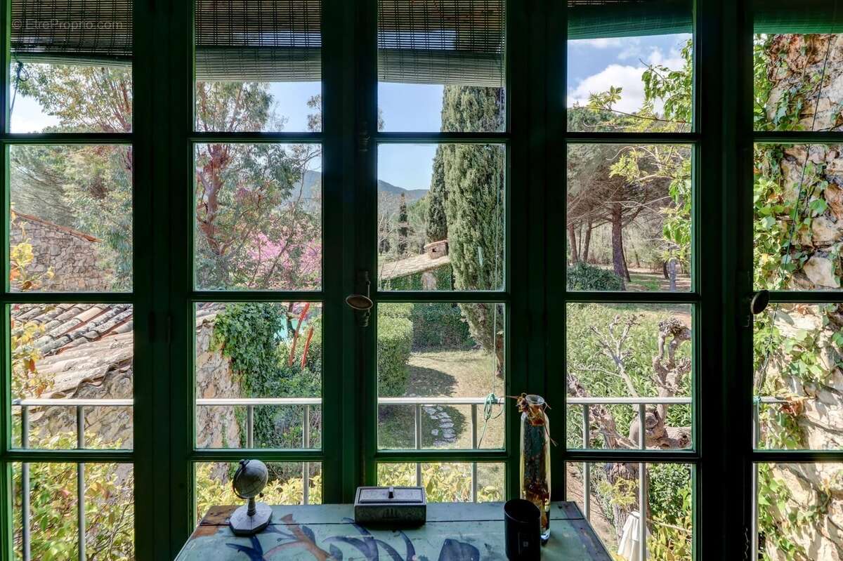 Maison à BAGNOLS-EN-FORET