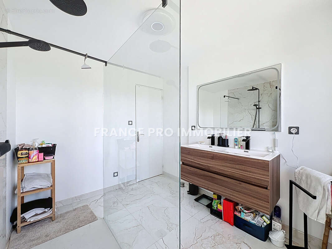 Maison à QUERQUEVILLE