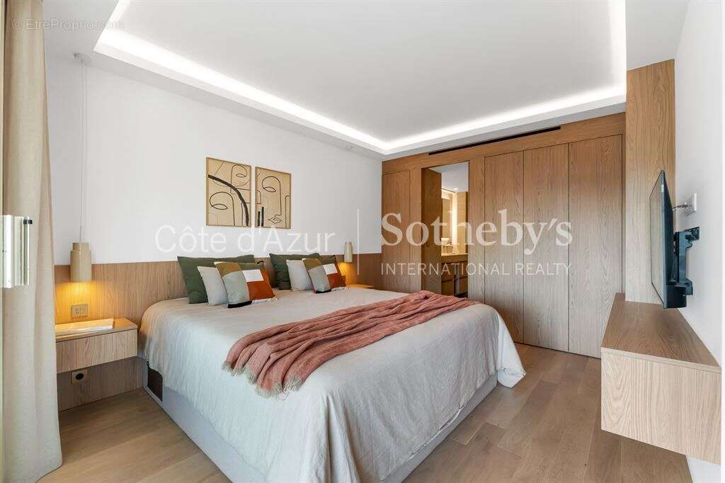 Cannes Palm Beach appartement 4 pièces de 101 m² rénové avec terrasse et vue mer - photo 12