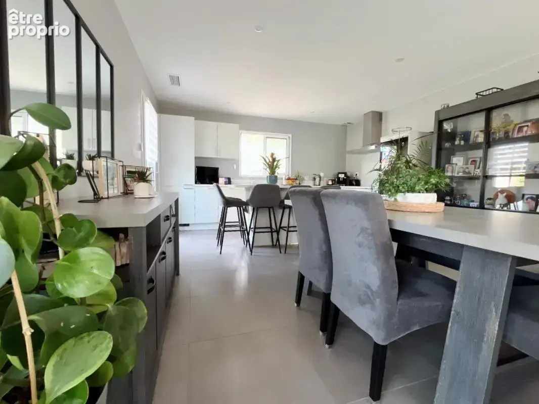 Magnifique maison de 118 m² en R+1 sur un terrain de 435 m²  en 3 faces piscinable et sans vis-à-vis - photo 9
