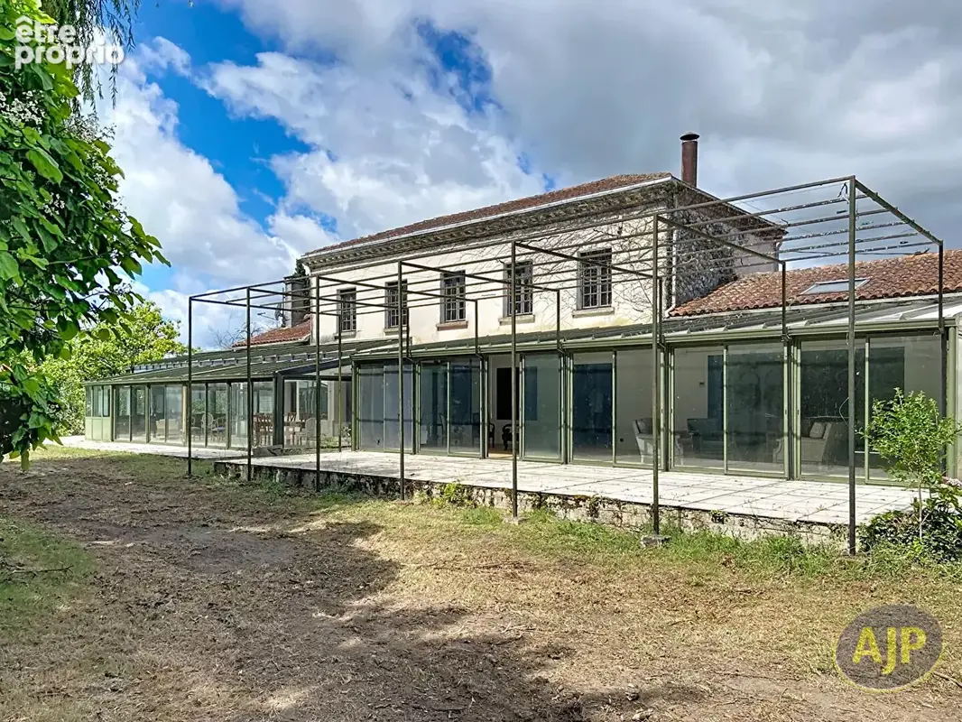 Ensemble immobilier de caractère au coeur d'un port de pêche typique du Médoc! - photo 2