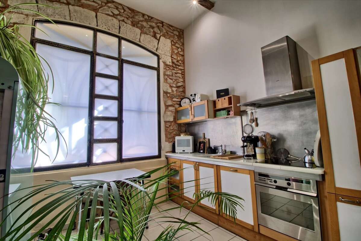 Appartement à MARSEILLE-5E